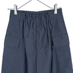 Load image into Gallery viewer, 【中古】バーニーズニューヨーク BARNEYS NEW YORK カーゴスカート フレア ナイロン ブラック j0910h0018
