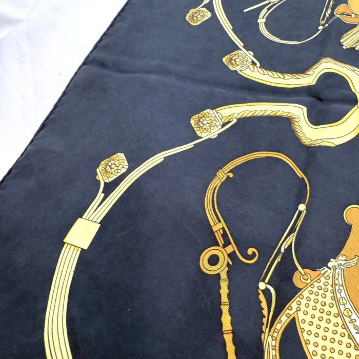 【中古】エルメス HERMES スカーフ カレ90 柄 おしゃれ すみ黒 アイボリー イエロー系 i0601oq00769