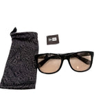 Load image into Gallery viewer, 【中古】ニューエラ NEW ERA サングラス 黒縁 黒フレーム ライトブラウンレンズ ブラック 保存袋付き i0619wq0145
