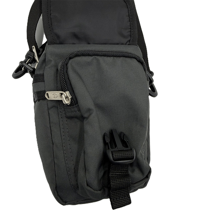 【中古】Champion チャンピオン ショルダーバッグ ミニポーチ サコッシュ ブラック ナイロン i0731wq0325