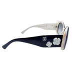 Load image into Gallery viewer, 【中古】シャネル CHANEL サングラス 5113 フラワーモチーフ ココマーク 白 ネイビー j0215pq02193
