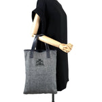 Load image into Gallery viewer, 【中古】ドゥロワー Drawer ノベルティトートバッグ 縦長 ヘリンボーン ロゴ刺しゅう ブラック ホワイト ネイビー i0501k00410
