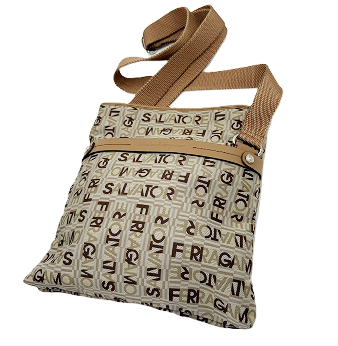 【中古】Salvatore Ferragamo フェラガモ ショルダーバッグ キャンバス ベージュ 斜めがけ ロゴ i0907oq02857