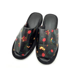 画像をギャラリービューアに読み込む, 【中古】フェイラー FEILER スリッパ 収納バッグ付き オープントゥ 柄 花 蝶 鳥 ブラック マルチカラー i0727tq01714
