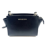 Load image into Gallery viewer, 【中古】マイケルコース MICHAEL KORS ショルダーバッグ シンプル ゴールド金具 ブラック 黒 h0305wq02649
