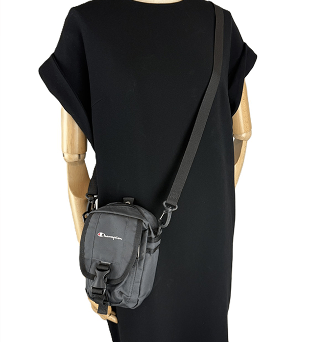 【中古】Champion チャンピオン ショルダーバッグ ミニポーチ サコッシュ ブラック ナイロン i0731wq0325