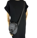 将图片加载到图库查看器，【中古】Champion チャンピオン ショルダーバッグ ミニポーチ サコッシュ ブラック ナイロン i0731wq0325
