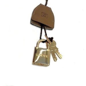 中古】ロエベ LOEWE カデナ 南京錠 カギ チャーム パドロック レザー