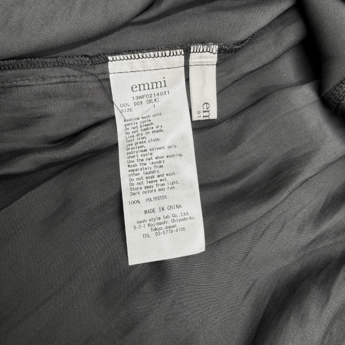 【中古】エミ emmi スタンドカラー バックリボンワンピース とろみ素材 落ち感 ブラック 黒 i0417m0165