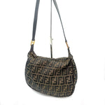 画像をギャラリービューアに読み込む, 【中古】フェンディ FENDI ワンショルダーバッグ ズッカ柄 FFロゴ 人気 軽量 ブラウン系 i0413oq015382
