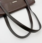 Load image into Gallery viewer, 【中古】BURBERRY バーバリー レザー ハンドバッグ A4可 ビジネス 通勤 ロゴプレート トートバッグ i0922lq00393
