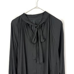 Load image into Gallery viewer, 【中古】エミ emmi スタンドカラー バックリボンワンピース とろみ素材 落ち感 ブラック 黒 i0417m0165
