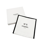 Load image into Gallery viewer, 【中古】シャネル CHANEL ノベルティ ポーチ ロゴデザイン ブラック×ホワイト コスメポーチ 小物入れ i1029pq00912

