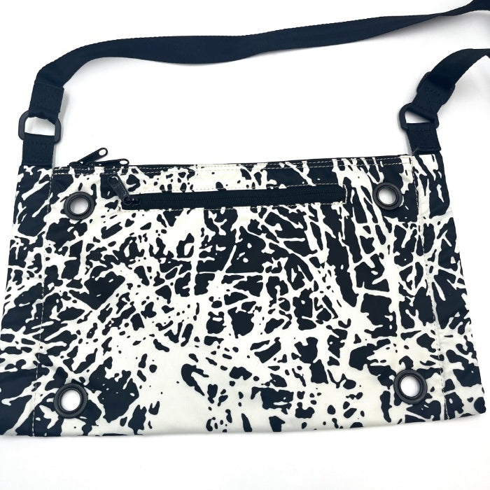 【中古】メイクアートユアズー MAKE ART YOUR ZOO ショルダーバッグ FUSS BAG 薄型 柄 モノトーン ブラック ホワイト h0826m0103