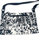 Load image into Gallery viewer, 【中古】メイクアートユアズー MAKE ART YOUR ZOO ショルダーバッグ FUSS BAG 薄型 柄 モノトーン ブラック ホワイト h0826m0103
