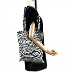 Load image into Gallery viewer, 【中古】ウーア Uhr エコバッグ サブバッグ ゼブラ柄 モノトーン ブラック ホワイト 黒 白 i0619wq0265
