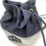 画像をギャラリービューアに読み込む, 【中古】ドゥロワー Drawer ノベルティ巾着バッグ バイカラー ロゴ刺しゅう ミニサイズ ホワイト ネイビー i0512y0019
