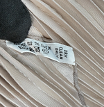 画像をギャラリービューアに読み込む, 【中古】HERMÈS エルメス プリーツ スカーフ ベージュ シルク 絹 ロングスカーフ i0926aq01493
