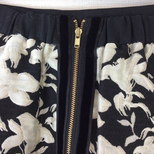【中古】フリッカ  FLICKA  スカート 花柄 白黒  フレア  美品  サイズ１  E0215N022-E0402